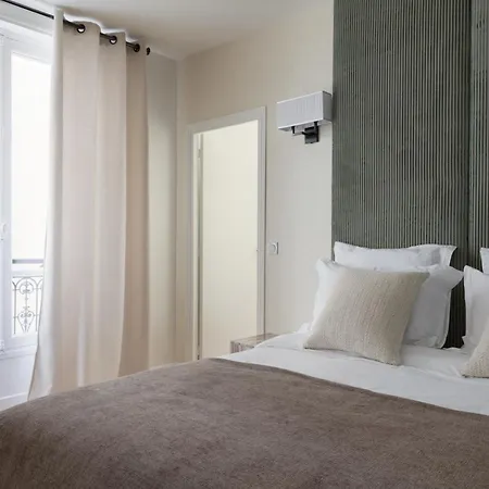 Champs Elysees Montaigne Luxury 2 Bedroom