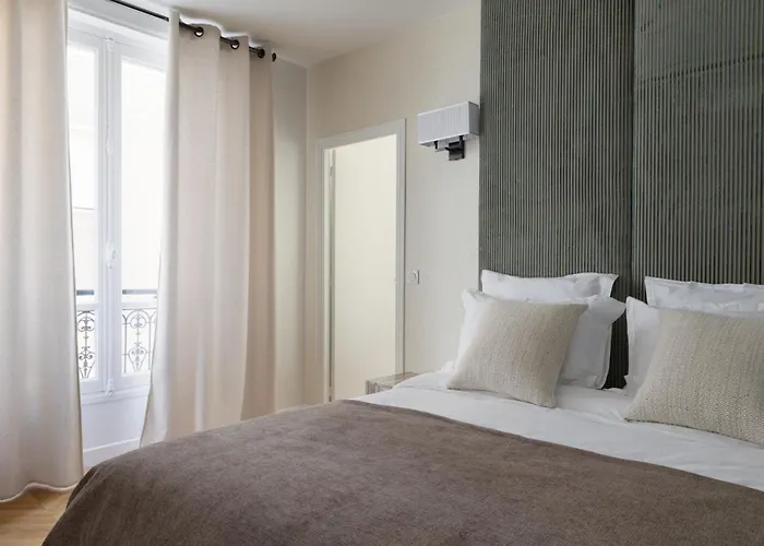 Champs Elysees Montaigne Luxury 2 Bedroom