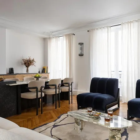 Champs Elysees Montaigne Luxury 2 Bedroom *