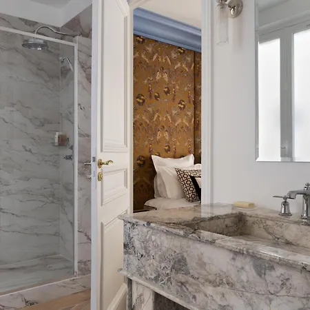 Champs Elysees Montaigne Luxury 2 Bedroom * Париж