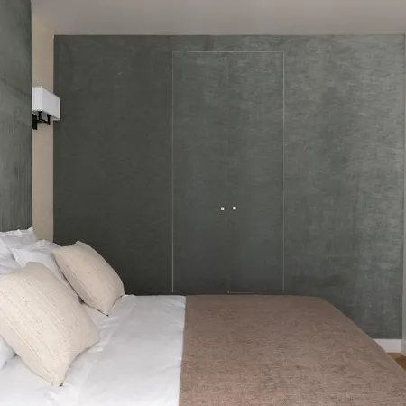 Champs Elysees Montaigne Luxury 2 Bedroom