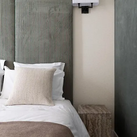 Апартаменты Champs Elysees Montaigne Luxury 2 Bedroom *