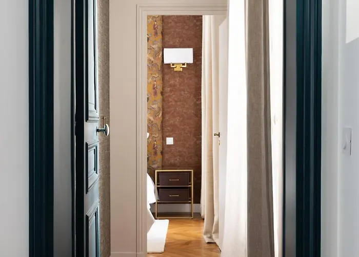 Champs Elysees Montaigne Luxury 2 Bedroom