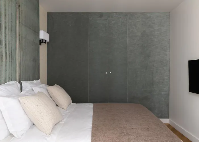 Champs Elysees Montaigne Luxury 2 Bedroom